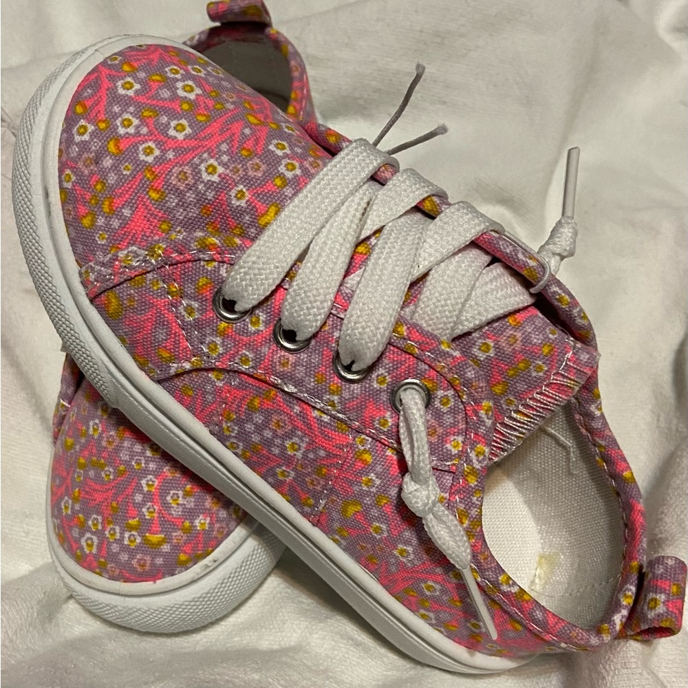 Toddler girls shoes. Size 9